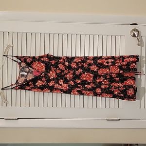 NWT Xhiliration floral tiered dress w tie back sz Medium